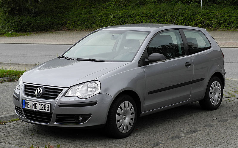 File:VW Polo 1.2 Tour (IV, Facelift) – Frontansicht, 4. September 2011, Heiligenhaus.jpg