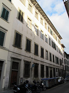 Via de 'pillars 33-35, Palazzo Pozzolini 01.JPG