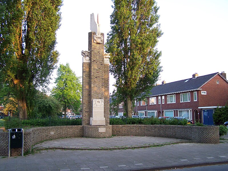 File:Vliegermonument Jo Uiterwaal Clement van Maasdijkstraat Utrecht.JPG