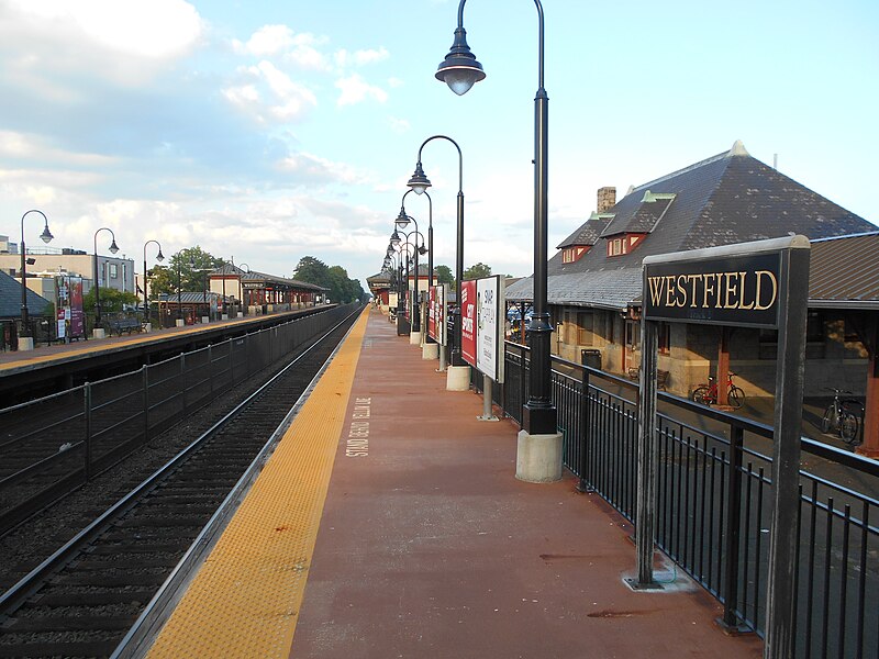 File:Westfield Station.jpg