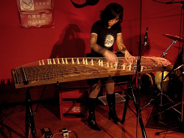 Koto (instrumen) - WikiwandKoto (instrumen) - Wikiwand  