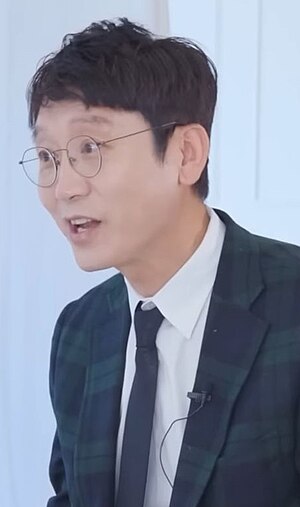 정치인 김웅: 주요 경력, 저서, 논란