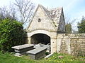 Trégrom : l'ossuaire (tombes de la famille Le Bourdonnec).