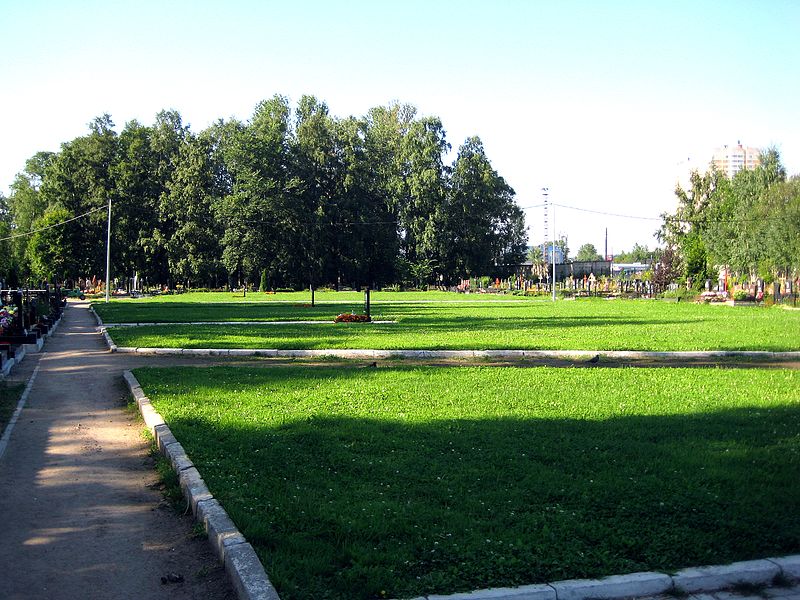 File:157. Serafimovskoe cemetery.JPG