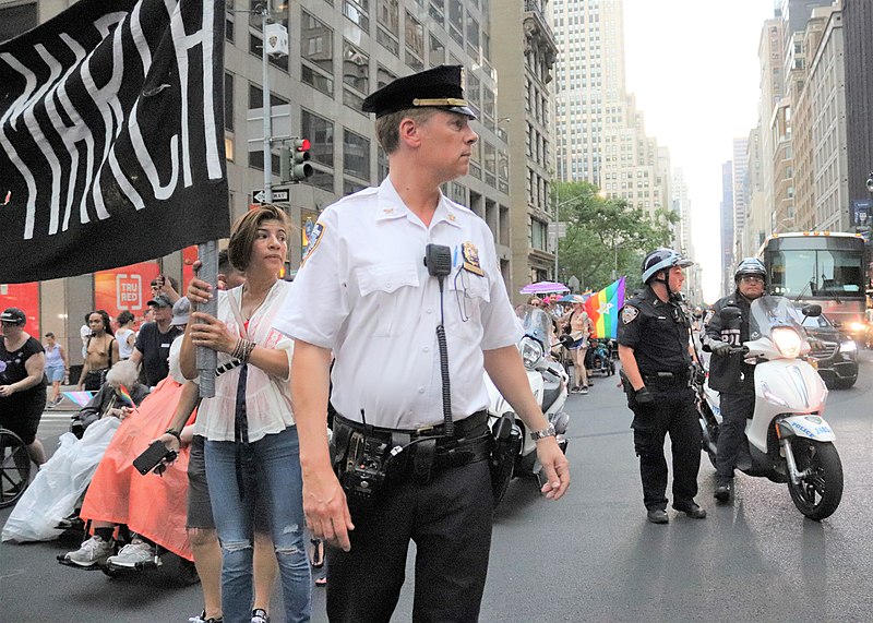 File:181a.DykeMarch.NYC.29June2019 (49291389746).jpg