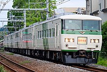 临时快速として运用される185系电车（镰仓あじさい号）