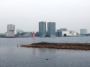 Blick auf Almere vom Südufer des Weerwater