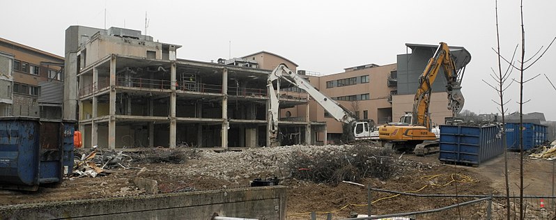 File:2018-02-07 10-41-17 demolition-hopital-belfort.JPG