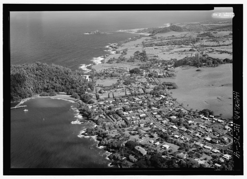 File:Aerial view, Hana Bay farmland, cattle pastures - Hana Belt Road, Between Haiku and Kaipahulu, Hana, Maui County, HI HAER HI-75-41.tif