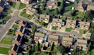 <span class="mw-page-title-main">Dead end street</span> Street with only one way in and out