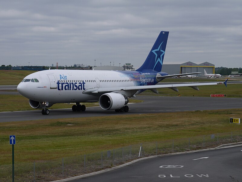 File:Air Transat A310-308 (C-GPAT) taxiing at Birmingham Airport (1).jpg