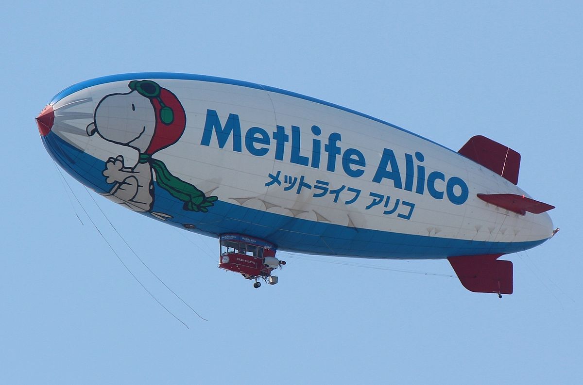 File Airships With Advertisement Of Metlife Alico Jpg Wikimedia Commons