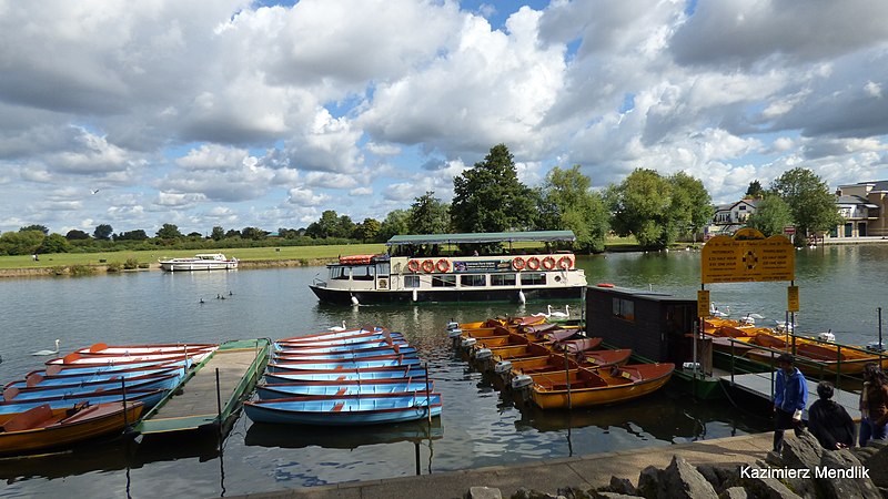 File:Alexandra Park, Windsor and Maidenhead , Anglia - panoramio (10).jpg