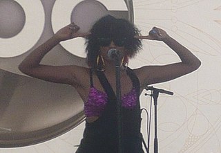 <span class="mw-page-title-main">Anjulie</span> Canadian musician (born 1983)