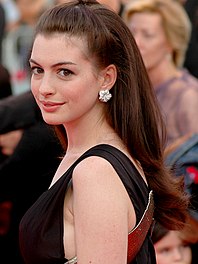 Anne Hathaway's performance (her first film role) as Mia Thermopolis was acclaimed by film critics,[122] who cited her comic timing as an asset to the film.