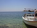 Assad Stausee, Bootsfahrt zum Badeplatz (38706789201).jpg