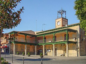 Ayuntamiento de Villa del Prado edited.jpg