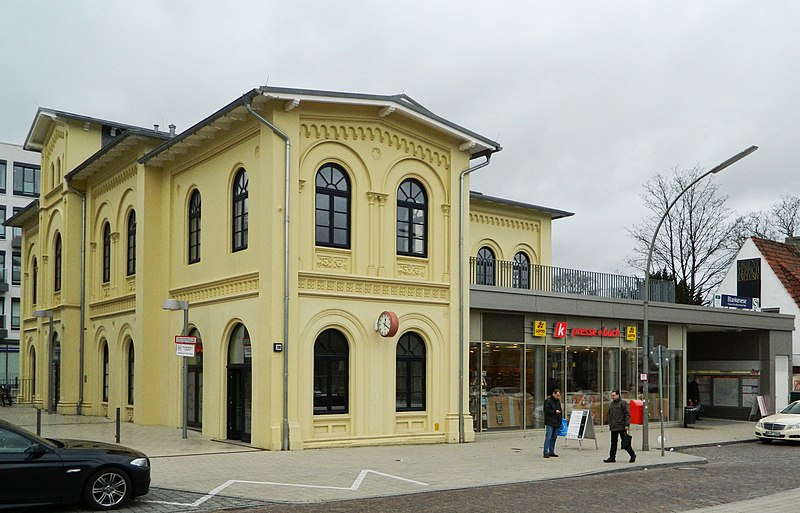 File:Bahnhof - panoramio (28).jpg