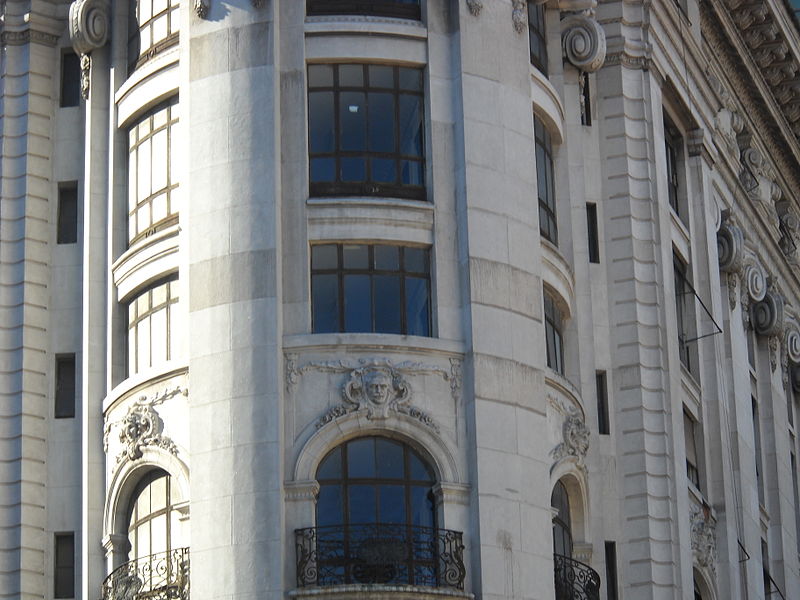 File:Banco Argentino Uruguayo Detalle.JPG