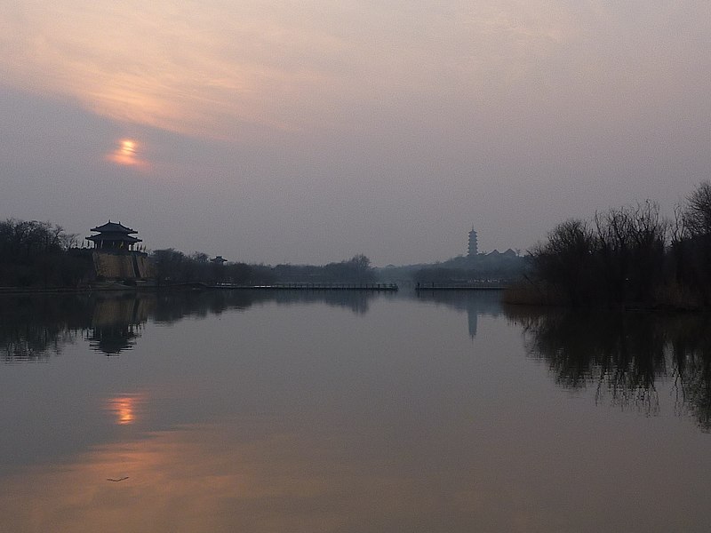 File:Baozhang Lake - seen from the east - P1070150.JPG