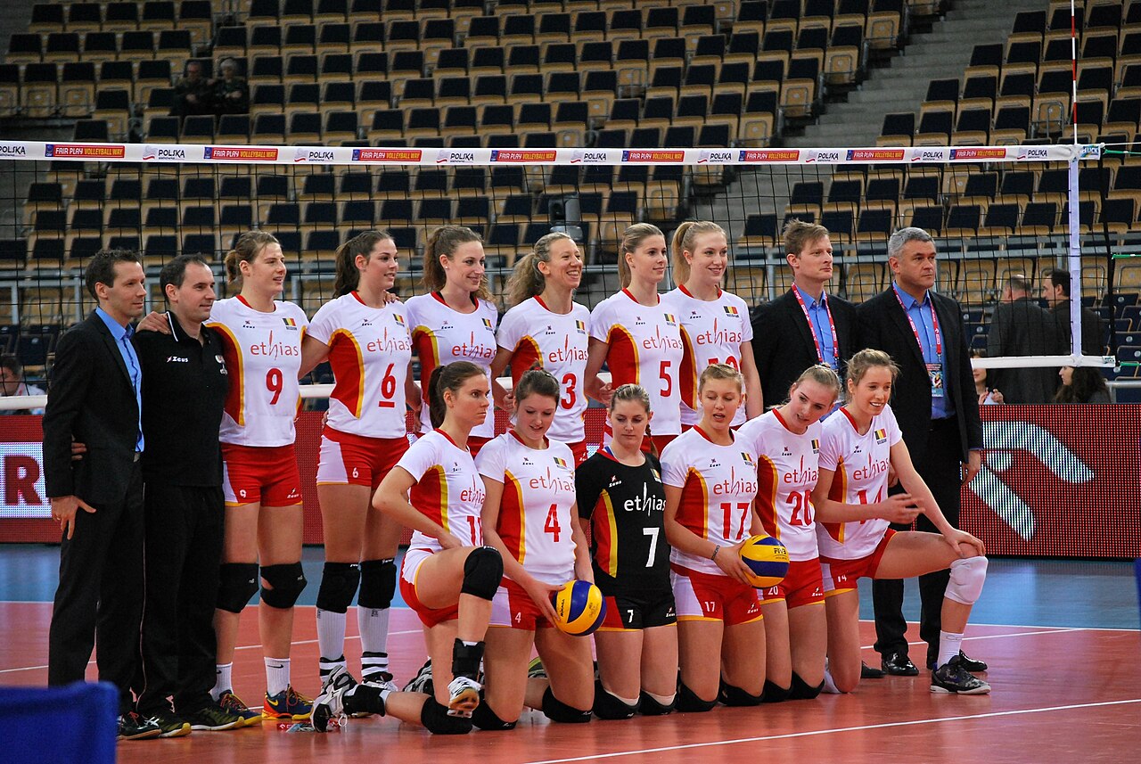 Fil:Belgium volleyball women national team 01 - FIVB World Championship European Qualification Women Łódź January 2014.jpg - Wikipedia
