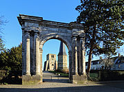 De "Marmeren Poort", hoofdingang van de voormalige Sint-Winoksabdij