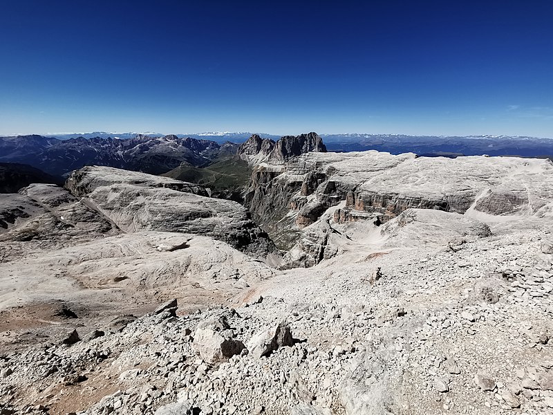 File:Blick vom piz Boe 2019-09-03 5.jpg