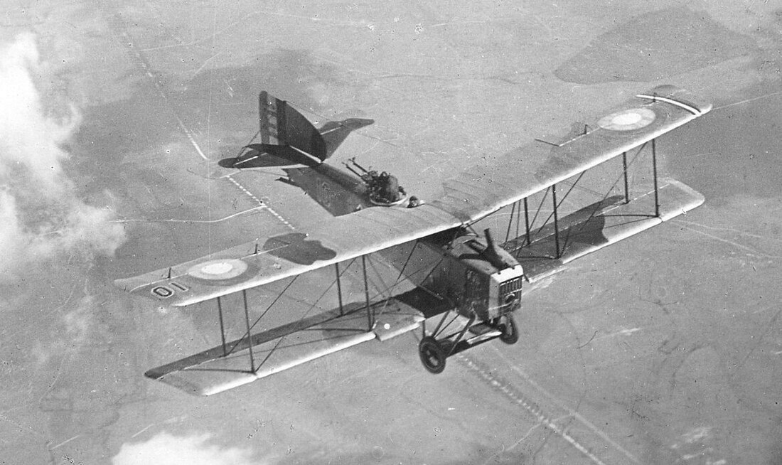 File:Bréguet 14 B.2 in flight.jpg