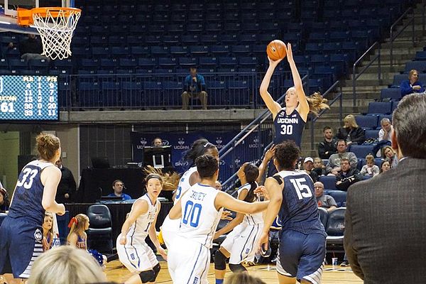 Breanna Stewart elevating to take a shot