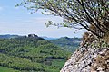 Deutsch: Blick von Nordosten, vom Beurener Fels, auf die Burg Hohenneuffen auf der Schwäbischen Alb. English: The Hohenneuffen Castle in Swabian Jura in the German Federal State Baden-Württemberg, seen from the Beuren Rock.