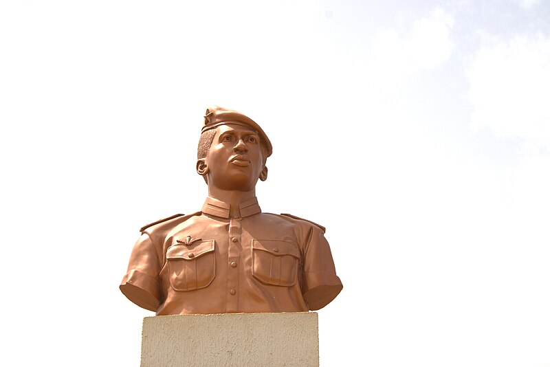 File:Buste du Capitaine Thomas Sankara 02.jpg
