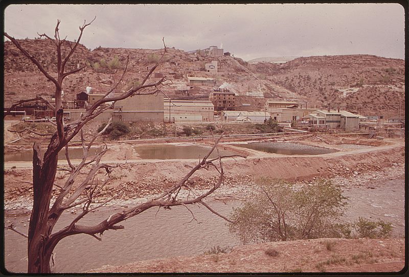 File:COLORADO RIVER NEAR UNION CARBIDE URANIUM MILL - NARA - 543661.jpg