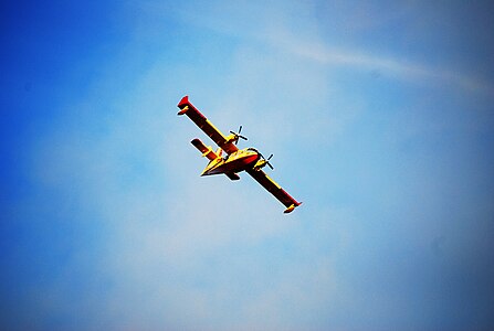 A Canadair CL-415