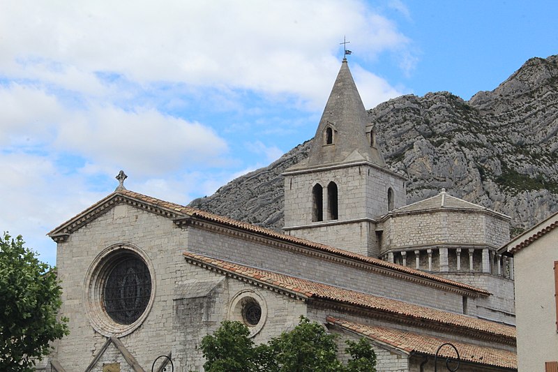 File:Cathédrale Notre-Dame Pommiers Sisteron 3.jpg