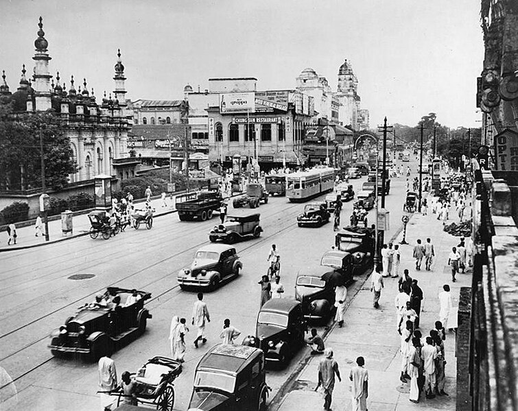 File:Chowringhee Square, Calcutta in 1945.jpg