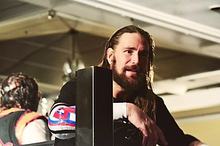 Fortune Salaire Mensuel de Chris Hero Combien gagne t il d argent ? 1 000,00 euros mensuels