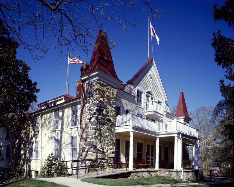 File:Clara Barton's Home, Glen Echo, Maryland LCCN2011631520.tif