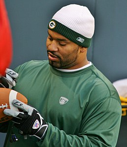 Cullen Jenkins tekent autograph.jpg