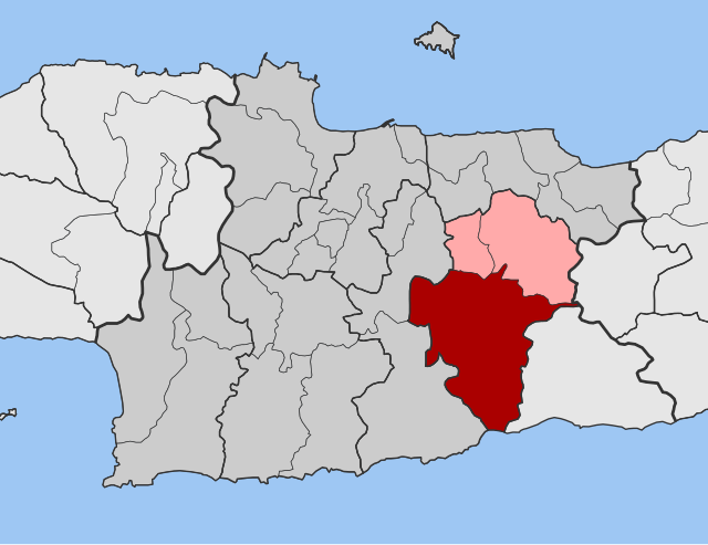 Localização da unidade municipal de Arcalochóri (vermelho) e do município de Minoa Pediada (vermelho e rosa) na unidade regional de Heraclião