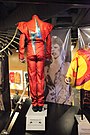 Ziggy-Stardust-Bühnenkostüm von Burretti aus dem Jahr 1972, Rock and Roll Hall of Fame, Cleveland (Ohio)