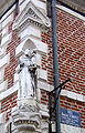 Doullens statue angle rue Tempez 1a.jpg