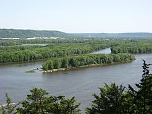 View of the Mississippi River and western Wisconsin from Effigy Mounds National Monument in 2007 Effigymoundsnationalmonument3.jpg