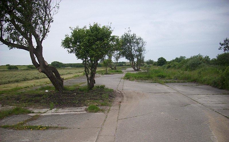 File:Ehemaliger Flugplatz Langeoog.jpg