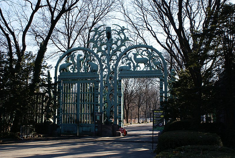 File:Entrance to Bronx Zoo 2008.jpg