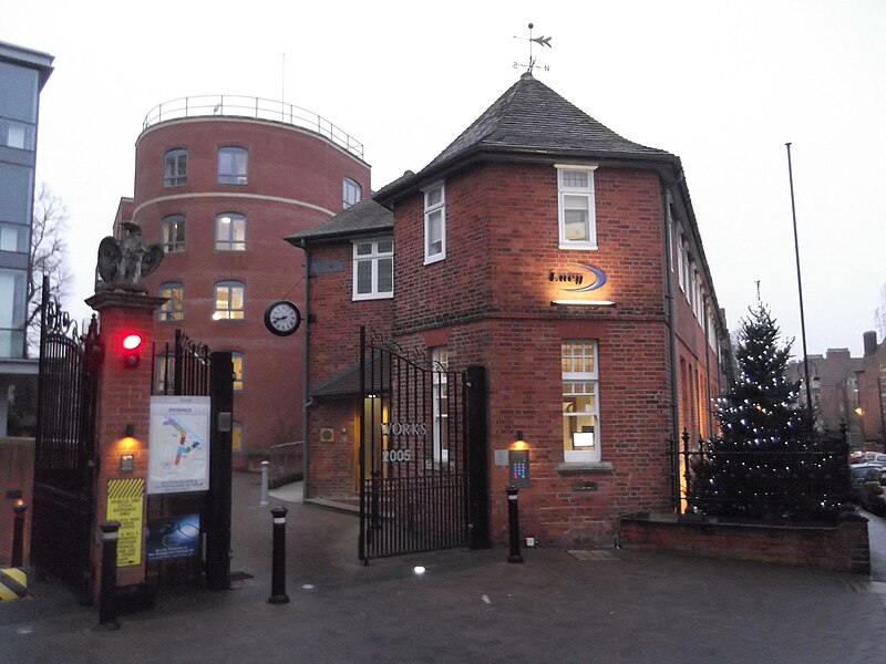 File:Entrance to Lucys, Walton Well Road, Oxford.JPG