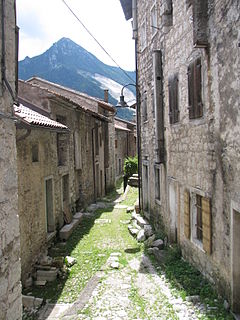 <span class="mw-page-title-main">Erto e Casso</span> Comune in Friuli-Venezia Giulia, Italy