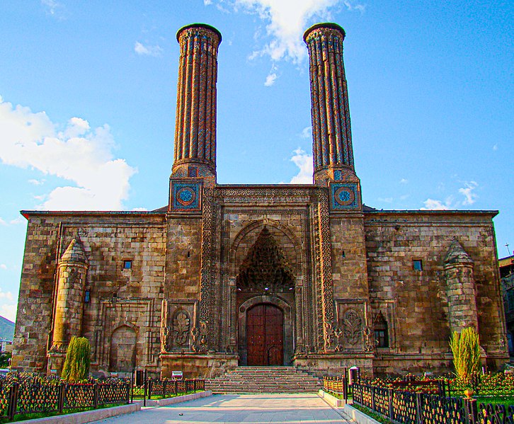 File:Erzurum Cifte Minareli Sunrise.JPG