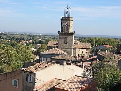 How to get to Eyguières with public transit - About the place