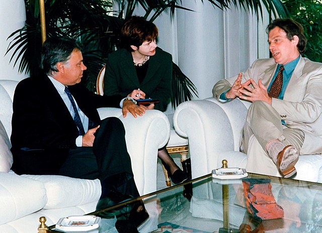 Blair meeting with Spanish prime minister Felipe González at Moncloa Palace in 1996