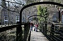 Fußgängerbrücke über den Derwent (Geograph 2323218) .jpg